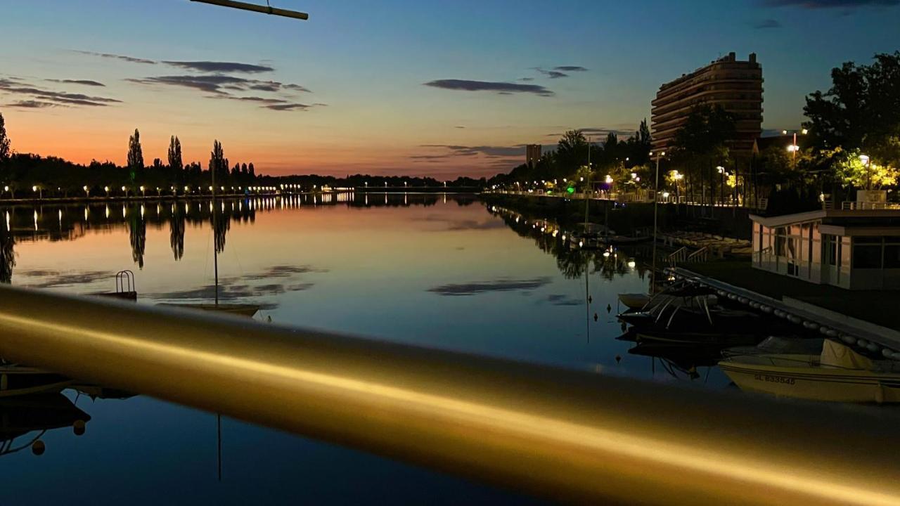 Le Vichy Centre, Spacieux Et Cosy T2 Avec Vue, Au Calme Exterior foto